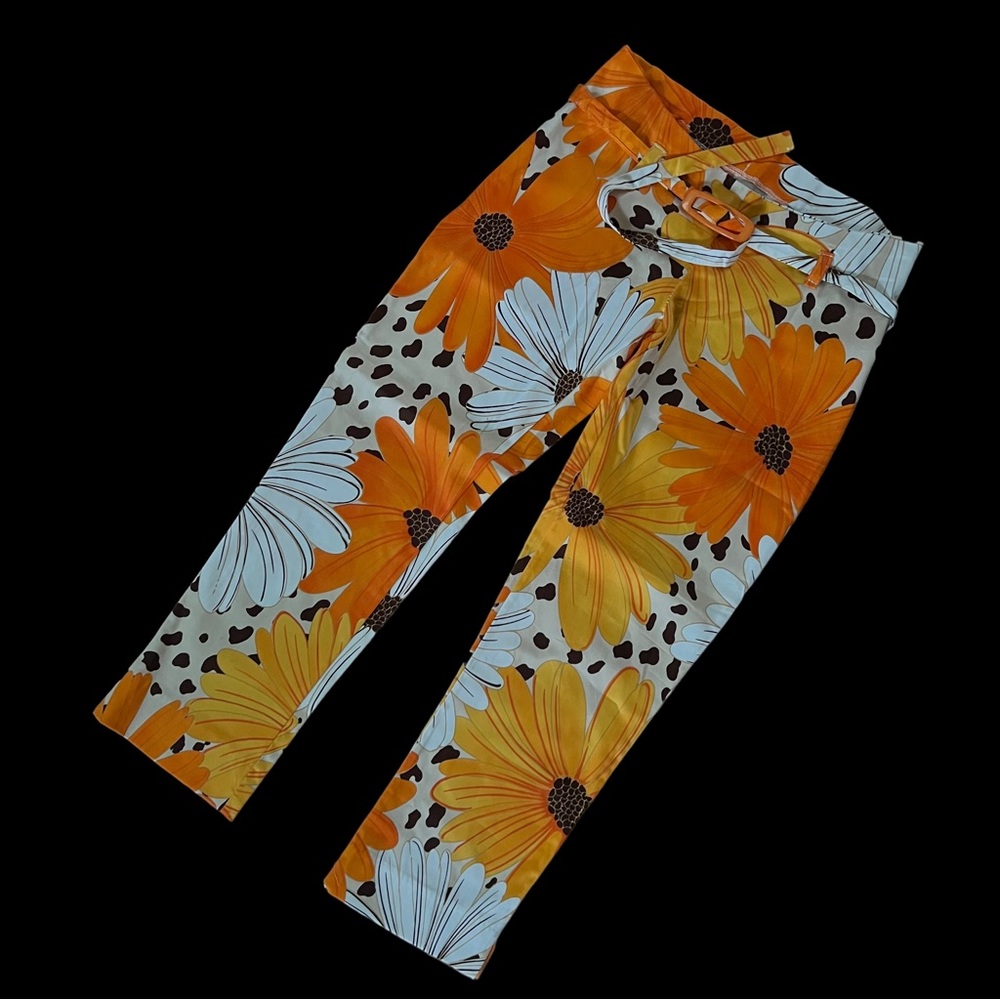 💖 Charming Capri Pants Made In Italy 💖